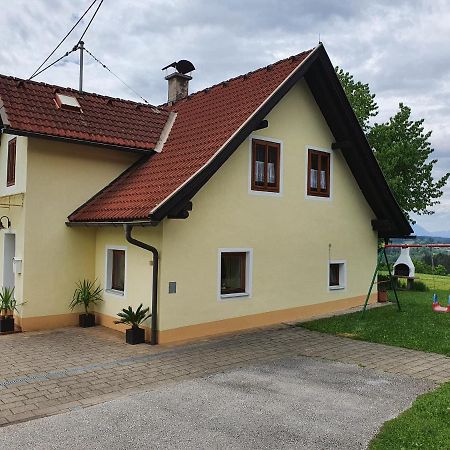 Charmantes Ferienhaus In Bester Lage Keutschach am See Luaran gambar